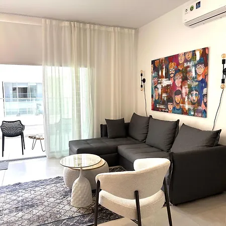 -mari- Cozy At Engomi Near Unic *