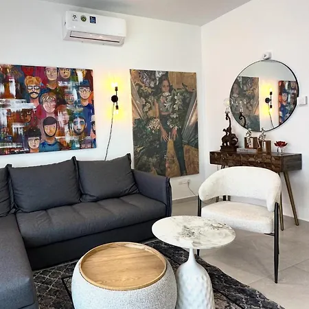 -mari- Cozy At Engomi Near Unic