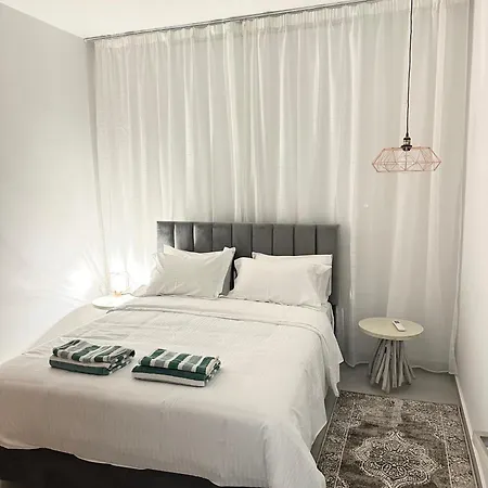 -mari- Cozy At Engomi Near Unic *