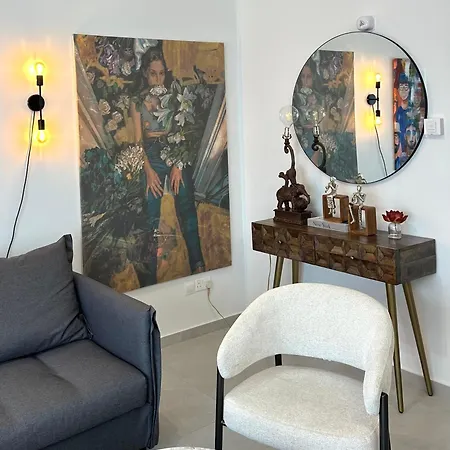 -mari- Cozy At Engomi Near Unic דירה *