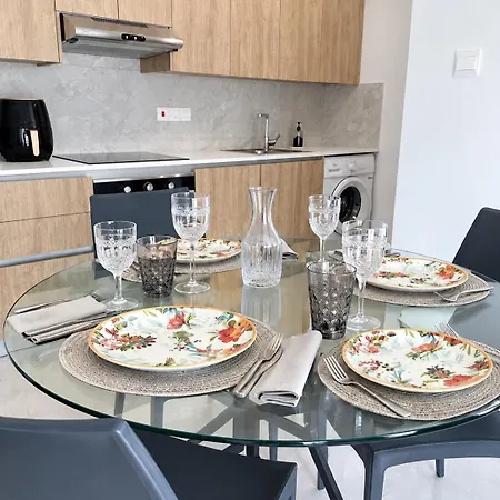 -mari- Cozy At Engomi Near Unic Apartment Nikosia