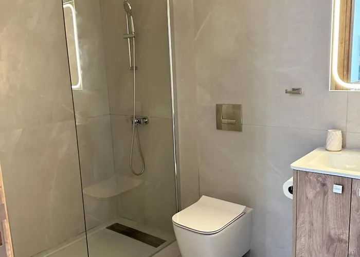 -mari- Cozy At Engomi Near Unic