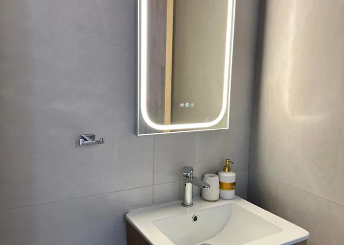 Apartamento -mari- Cozy At Engomi Near Unic *